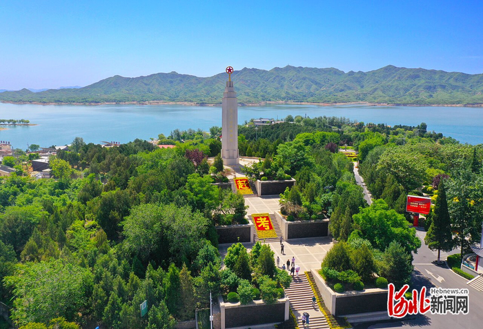 2024年5月22日，巍峨的西柏坡纪念碑。 河北日报记者 史晟全摄