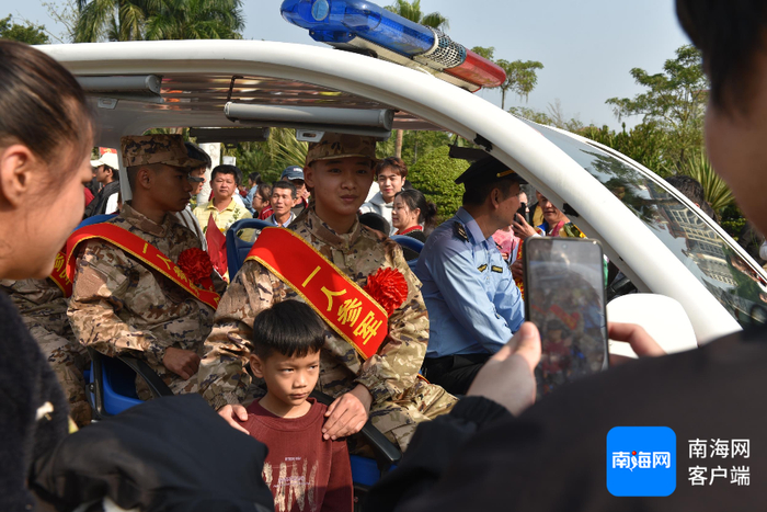 新兵欢送仪式现场。通讯员 林小丹 摄