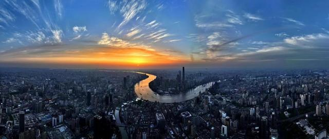 图 | 浦江两岸 