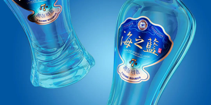 △色彩创新启用“探索蓝”，以更加灵动活泼的色调，传达勇于探索革新的精神诉求。