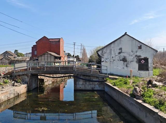 现在的宁远桥（由西向东）