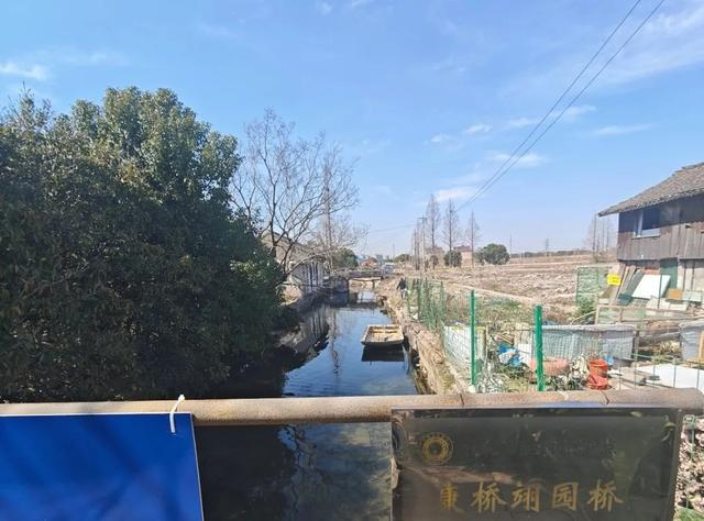 与宁远桥清晰对望