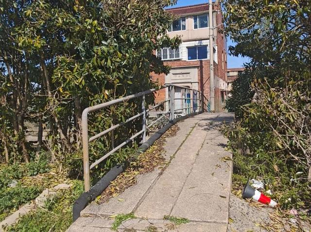 现在的翊园桥南桥堍