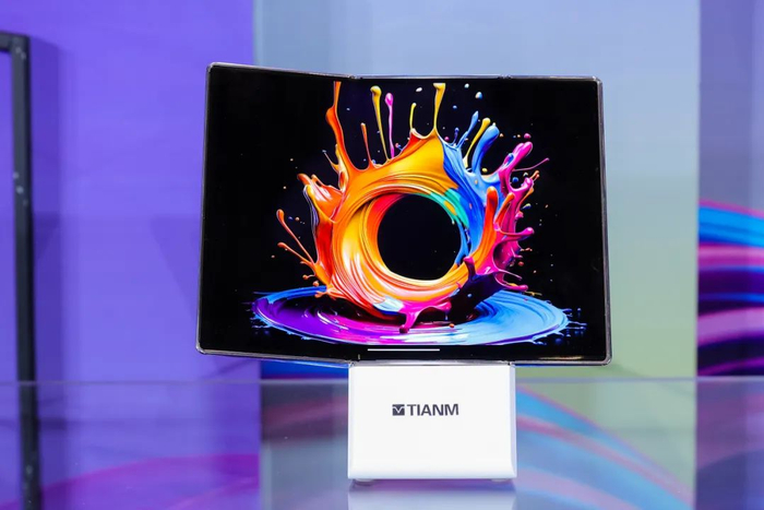 「灵」曲无界多形态折叠技术