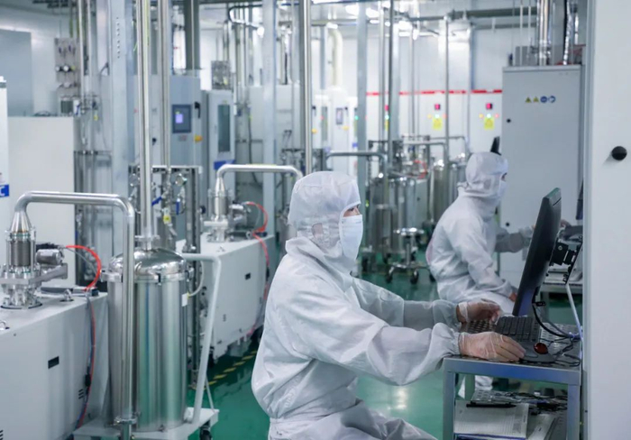 瀚天天成碳化硅产业园生产线 厦门日报记者 张奇辉 摄