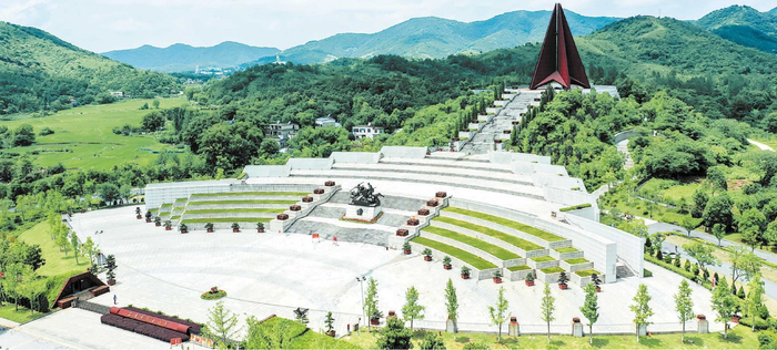 安庆市烈士陵园俯瞰。（安庆市烈士陵园供图）