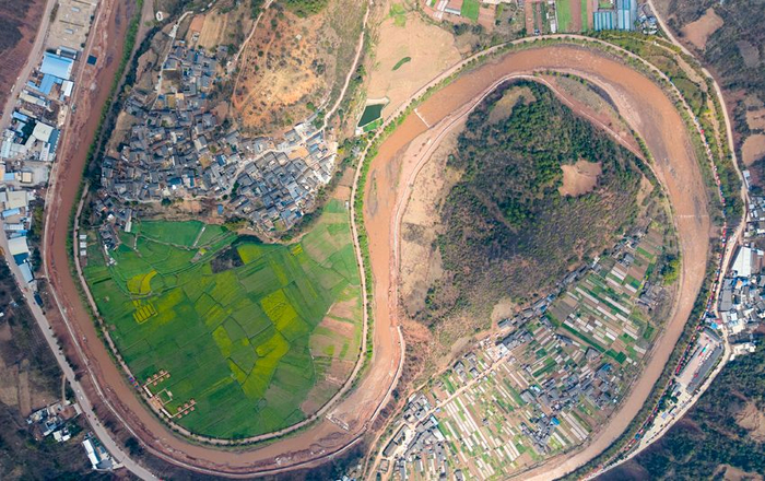 大理云龙天然“太极图”景观。人民网记者 符皓摄