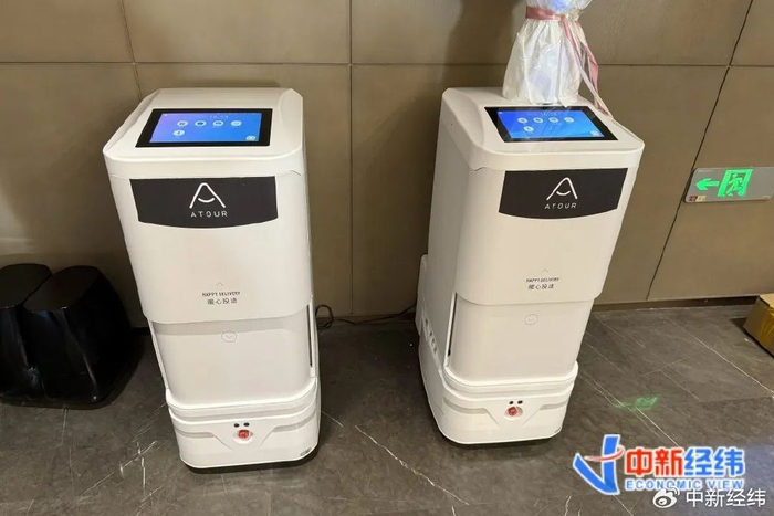▲酒店机器人资料图 中新经纬 李晓萱摄