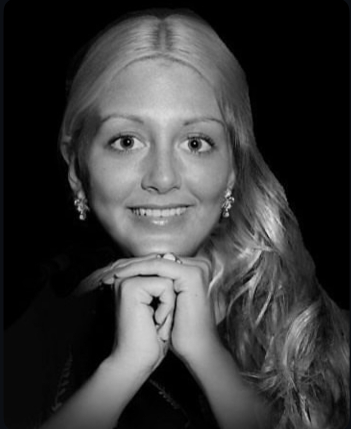 L.J.史密斯 图据其个人社交平台