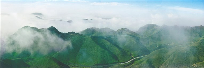 航拍镜头下的固阳秦长城（图片由中共固阳县委宣传部提供）