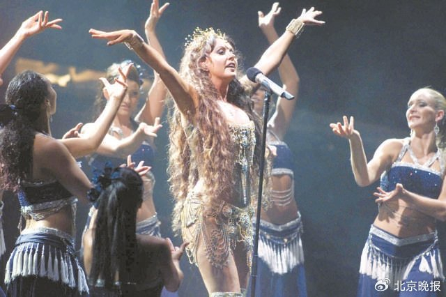 2004年，“月光女神”莎拉·布莱曼在北京演唱会上放歌。 李继辉摄