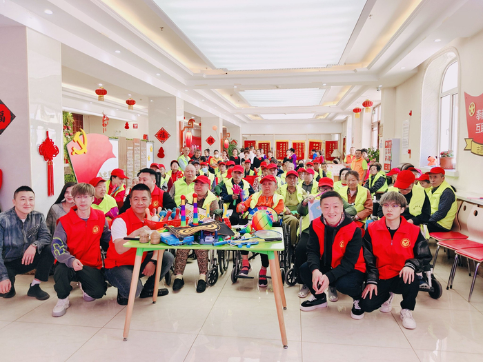 为老人们送关爱