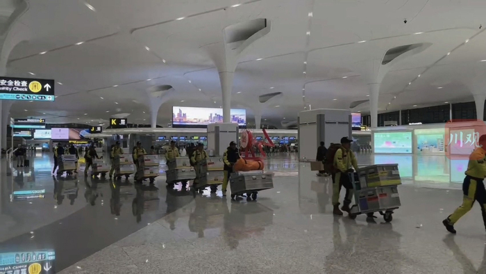 今日凌晨，中国公羊救援队紧急派出16名USAR（城市搜索与救援 ）队员从杭州启程