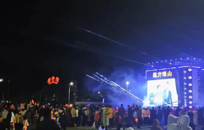 防城港北站邀请地方艺术团