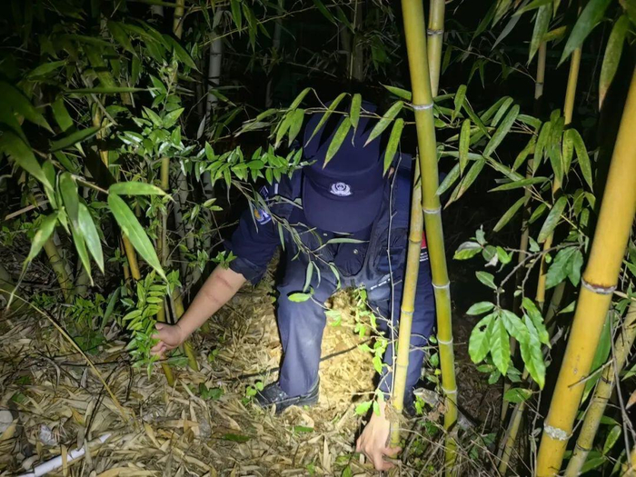 杨建明在边境一线蹲守