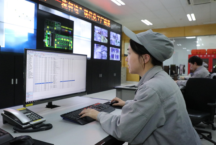 图为排产系统自动将任务发布到中控室进行任务下达