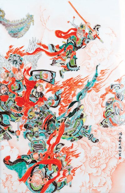 刘鸿飞创作的《齐天大圣战神兵》瓷板画。陈庆辉摄