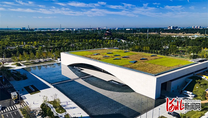 无人机航拍的雄安城市计算中心。 河北日报记者 刘光昱摄