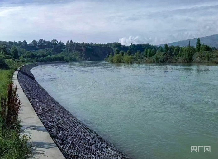 图为实施黄河干流防洪工程后的黄河沿岸（央广网发  资料图  青海省水利厅供图）