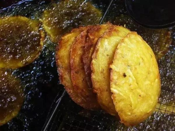 洋芋粑粑 图源：“云南省文化和旅游厅”公众号