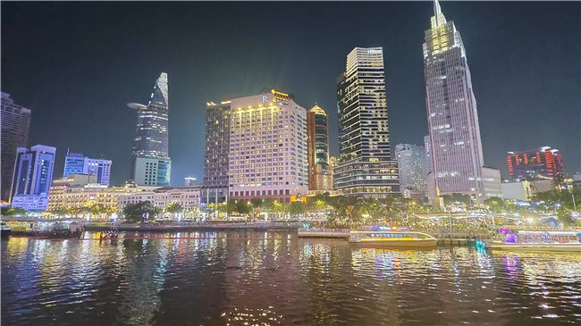 “东方小巴黎”胡志明市繁华夜景