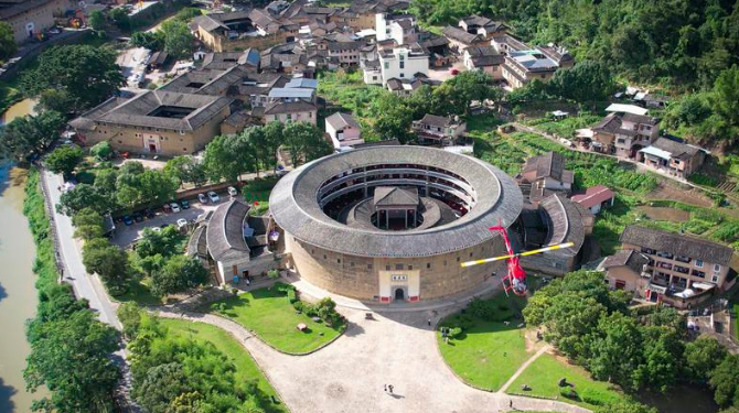 永定土楼景区。福建日报记者 施辰静 摄