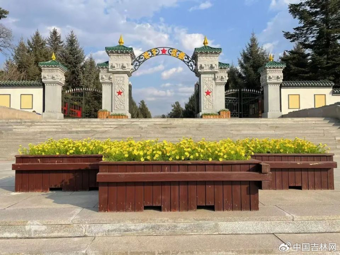 陵园大门  资料图片