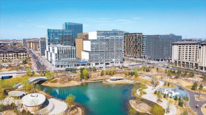 雄安新区中关村科技园内外一片生机勃勃。北京日报记者 邓伟 摄