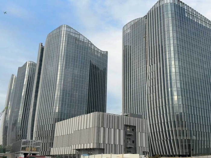 图为腾讯“企鹅岛”上的110千伏睿创变电站。胡美施 摄