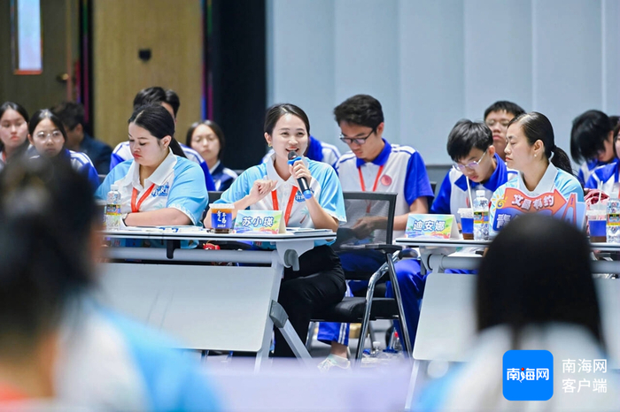 苏小瑛在座谈会上作分享。记者 吴岳文 摄