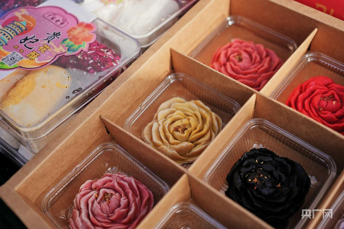 牡丹酥（央广网记者  张羲轮  摄）