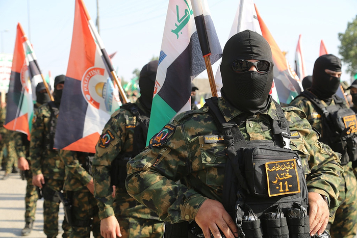 当地时间2025年3月28日，伊拉克巴格达，伊拉克什叶派民兵组织在巴格达举办军队游行。 视觉中国