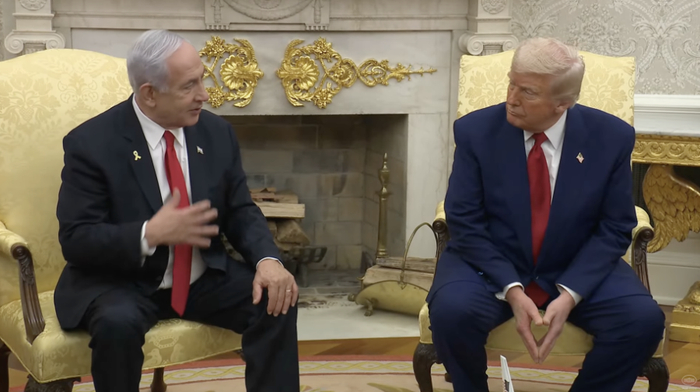 △7日，特朗普与到访的内塔尼亚胡共见记者。