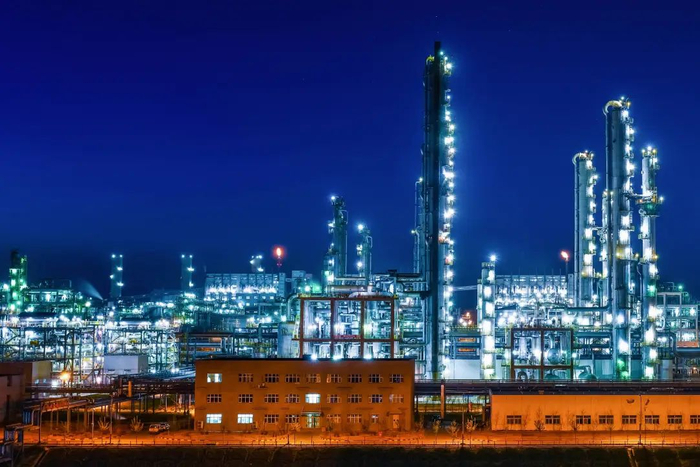 ▲伊犁新天煤化工夜景