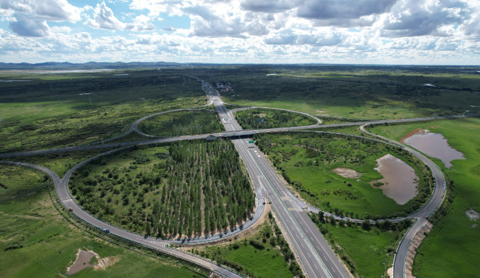 　　锡林郭勒盟正蓝旗桑根达来西枢纽。