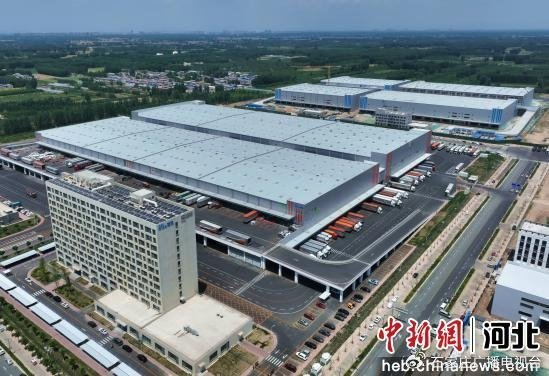 图为申通快递华北运转中心外景。  王巍 摄
