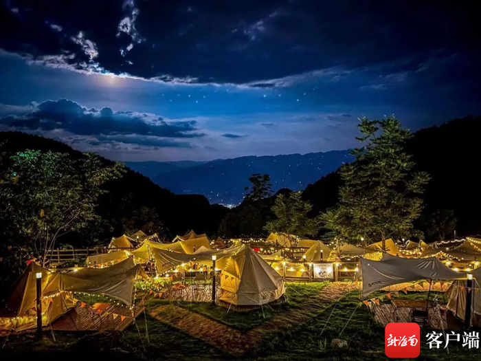 资料图：王下乡山谷露营。