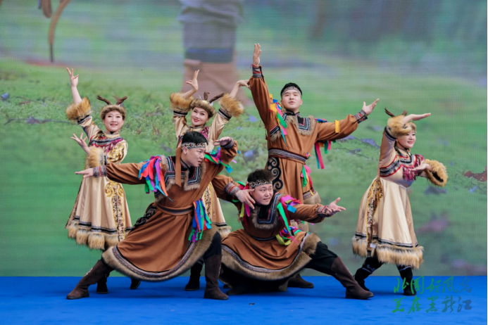 大兴安岭地区为广州市民带来的特色表演