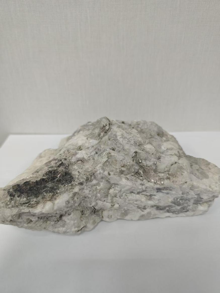 高纯石英矿原矿。自然资源部供图