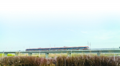 行驶中的宁滁城际列车。来安县委宣传部供图