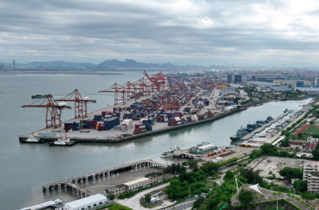 中国（福建）自由贸易试验区厦门片区内的厦门海天码头。（图片来源：新华社）