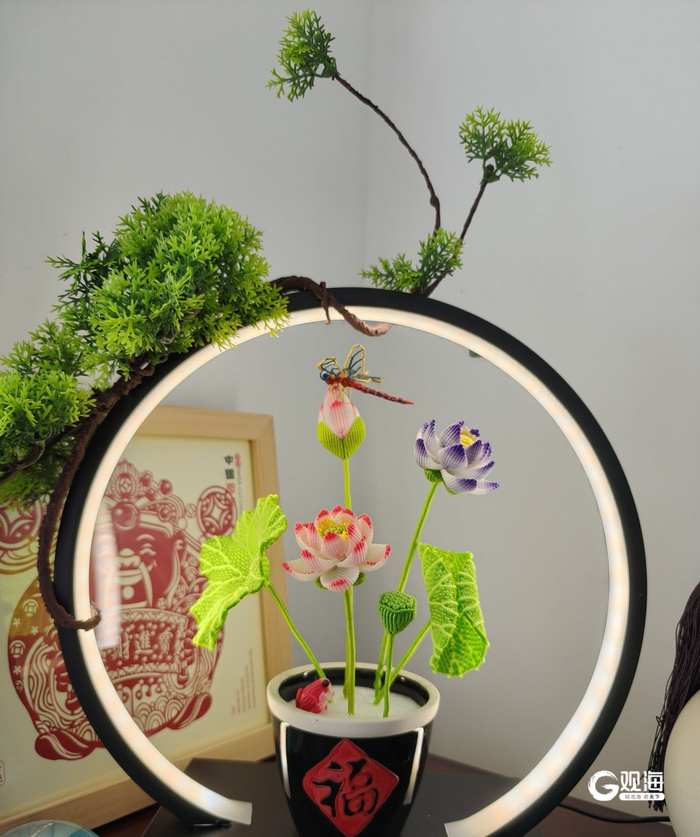 张玉花编织的手工艺品。