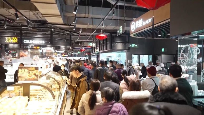 市民在莆田市九华广场永辉超市选购。（受访者供图）