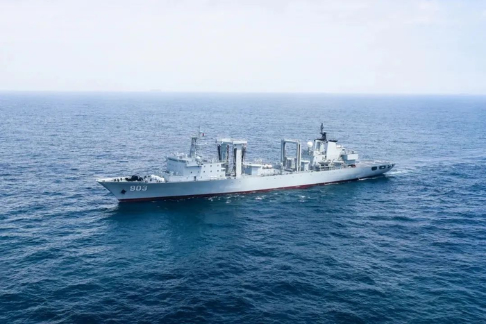 ▲海军可可西里湖舰