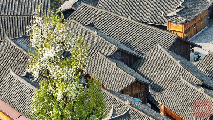 十八洞村四大苗寨之一梨子寨。 摄影 吴聃