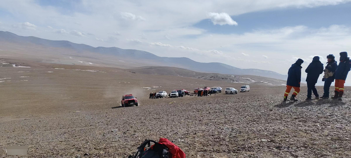 ▲搜救人员搜救途中&nbsp;