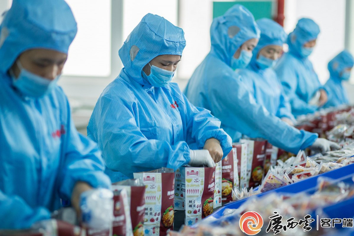 螺蛳粉企业生产线（资料图）。