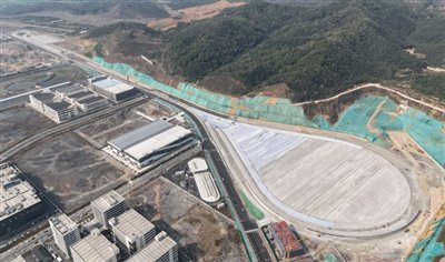 　　（长直线动态广场）