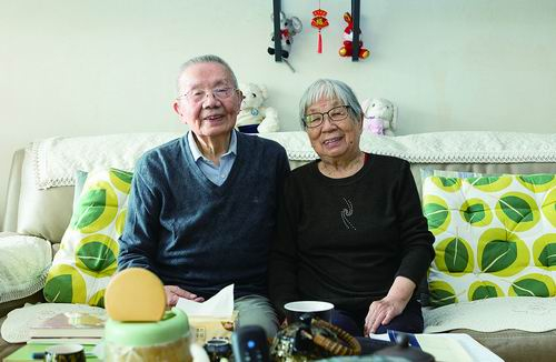 王祖望与妻子。 孟凌霄/摄