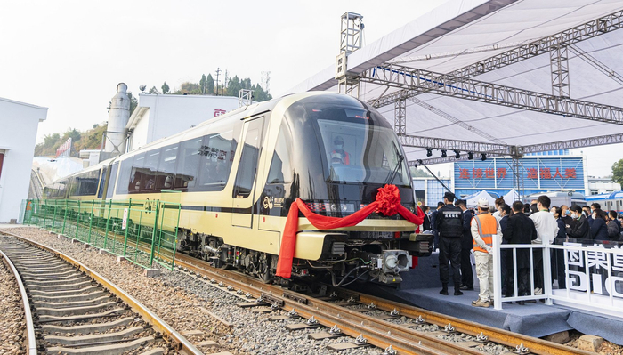 中车资阳公司研制下线的中国首列齿轨电客车